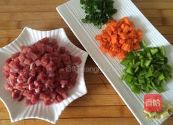 孜然羊肉粒的做法图解2