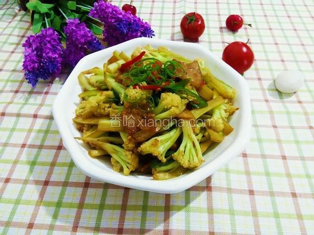 五花肉炒花菜
