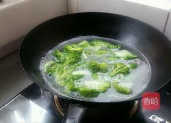 麻酱西兰花的做法图解2