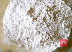 猪肉韭菜汤饺的做法图解1