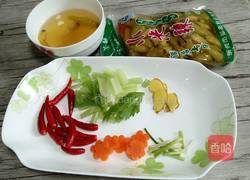 泡椒木耳的做法图解2