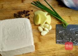 豆腐烧鲢鱼的做法图解2