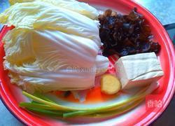 白菜炒木耳的做法图解1