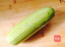 炝炒西葫芦的做法图解1