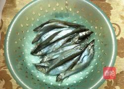 酥炸小鱼的做法图解1