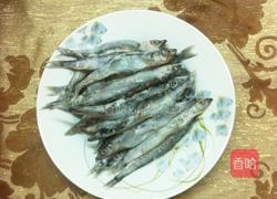 酥炸小鱼的做法图解2