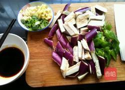 油焖茄子的做法图解1