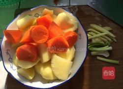 萝卜土豆蒸排骨的做法图解3
