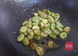 葱炒蚕豆的做法图解7