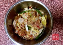 香菇蒸鸡腿肉的做法图解2