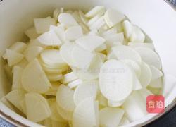 糖醋腌萝卜的做法图解1