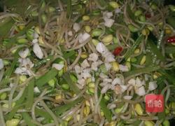 芹菜炒豆芽的做法图解5