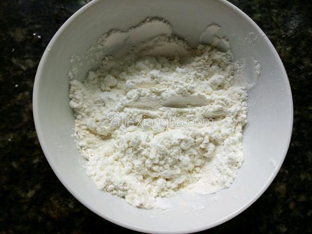 准备适量淀粉。