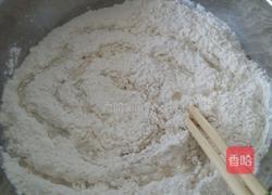 韭菜鸡蛋馅麦穗包子的做法图解2