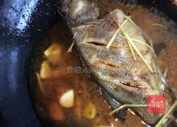 焖海鲈鱼的做法图解5