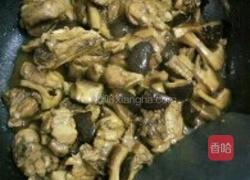 香菇炖鸡腿的做法图解6