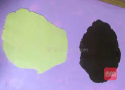 Illustration of how to make heart-shaped two-color cookies 11