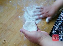 红糖芝麻糯米饼的做法图解3