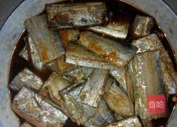 油煎带鱼的做法图解1