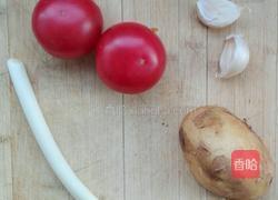 土豆丝炒西红柿～家常菜的做法图解1