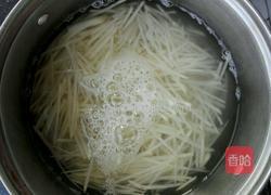 土豆丝炒西红柿～家常菜的做法图解3