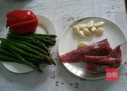 芦笋小炒肉的做法图解1