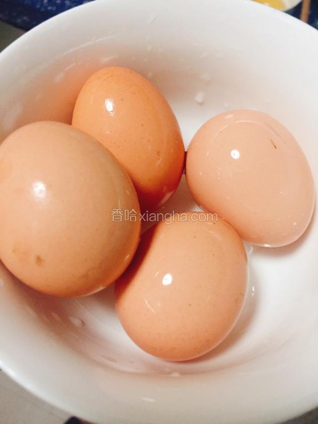 小土鸡蛋四个