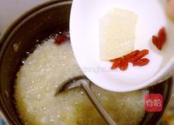糯米银耳莲子粥的做法图解5