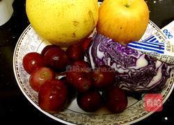 紫甘蓝雪梨沙拉的做法图解1