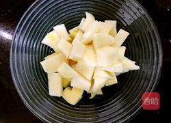 紫甘蓝雪梨沙拉的做法图解3