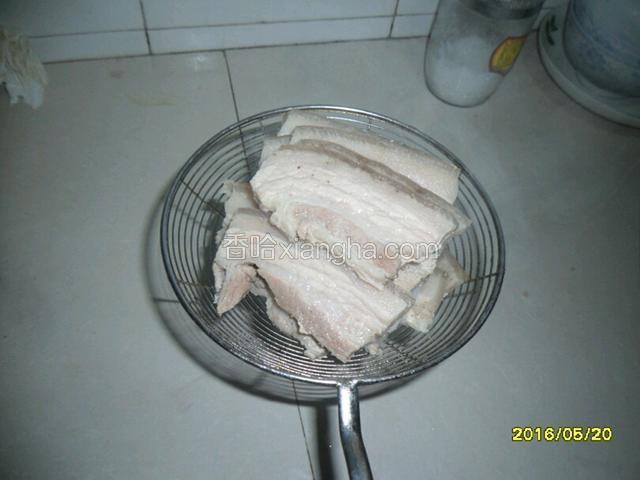 焯水3分钟，捞出待用