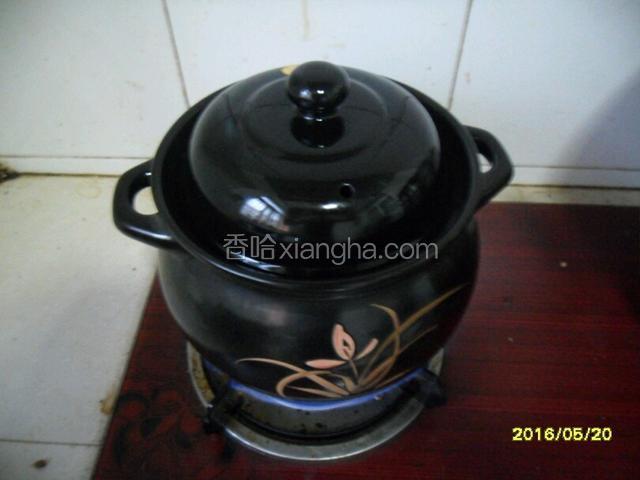大火烧开3分钟，转小火慢炖约90分钟