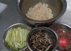 三丝烩鱼肚的做法图解1