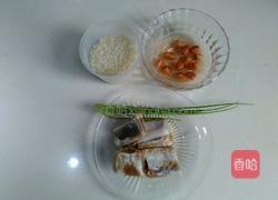 花生咸排骨粥的做法图解1