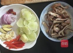 莴笋炒猪肚的做法图解2