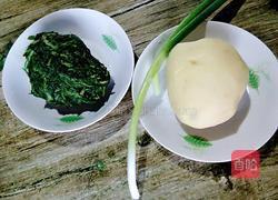柳蒿芽土豆汤的做法图解1