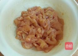 鸡肉炒木耳的做法图解1