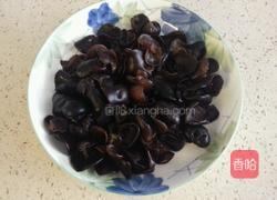 鸡肉炒木耳的做法图解2