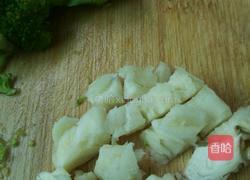 西兰花炒胡萝卜的做法图解4