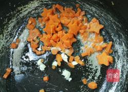西兰花炒胡萝卜的做法图解6