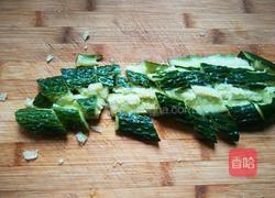 酸辣拍黄瓜的做法图解2