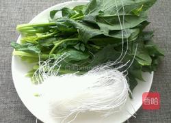 凉拌粉丝菠菜的做法图解1