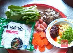 砂锅土豆粉的做法图解1