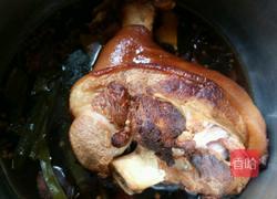 红焖肘子的做法图解9