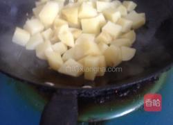 红烧土豆块的做法图解2