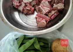 排骨土豆炖豆角的做法图解1