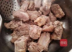 排骨土豆炖豆角的做法图解3