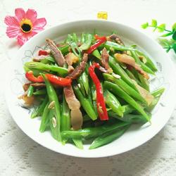 红椒四季豆炒腊肉的做法[图]
