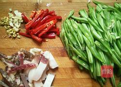 红椒四季豆炒腊肉的做法图解3
