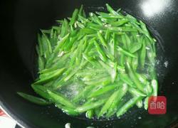 红椒四季豆炒腊肉的做法图解4